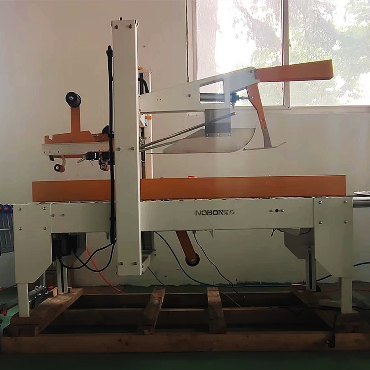     膠帶封箱機廠家哪家好？封箱機機型 價格 質量 服務